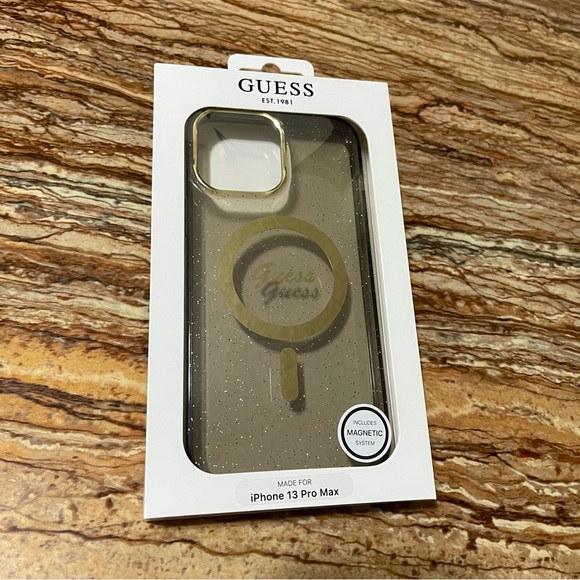 Guess - Picture 3 of 3